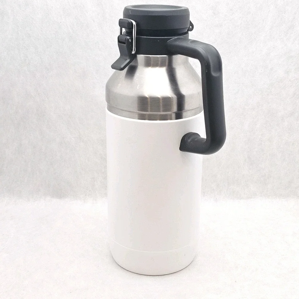 EUC Stanley Easy-Pour Go Vacuum Growler w/ Handle 64 oz. - White - Picture 2 of 6